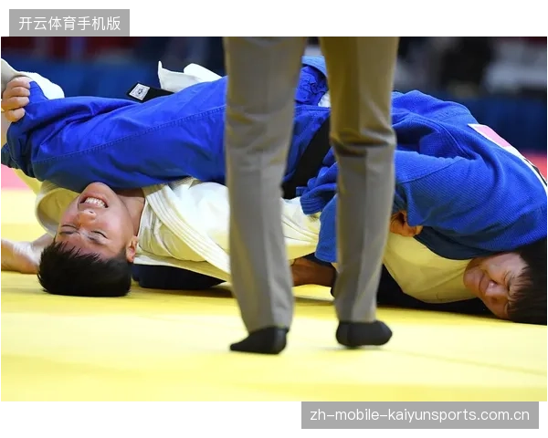 巴西柔道匠心绝技投掷制胜对手，揭秘“柔道之王”的致胜秘技