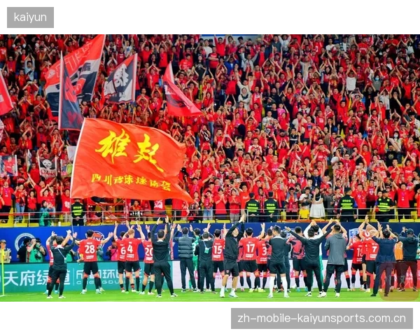 成都蓉城在边路的节奏完全打开：攻守之间，演绎无懈可击的华丽配合